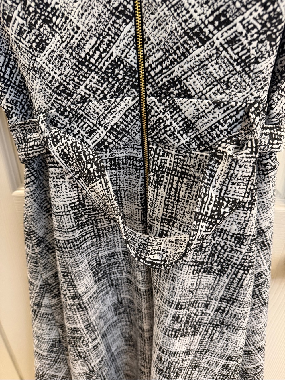 Calvin Klein Black and White Patterned Sleeveless Midi Dress - Picture 11 of 13